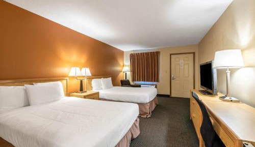 Deluxe Queen Room with Two Queen Beds