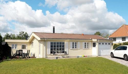 Three-Bedroom Holiday Home 