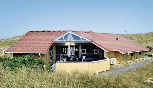 Four-Bedroom Holiday Home
