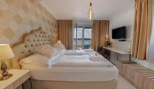 Superior Double or Twin Room with Terrace