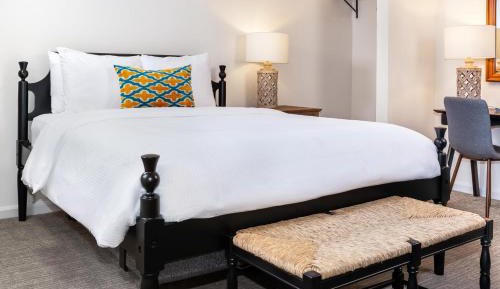 Deluxe Queen Room