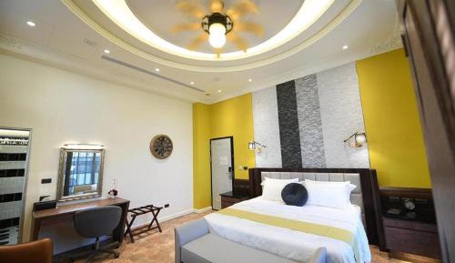 Queen Room with Balcony