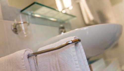 One-Bedroom Apartment with Balcony and Mountain View  