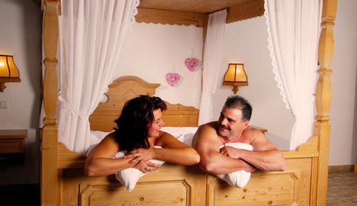 Double Room with canopy bed