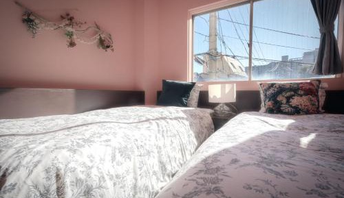 Standard Twin Room with Shared Bathroom