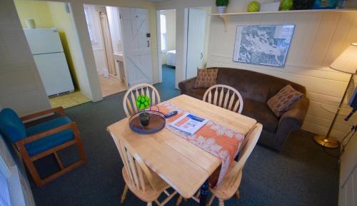 Two Bedroom Cottage - One Double + Two Twins