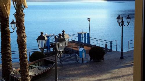 Two-Bedroom Apartment with Lake View