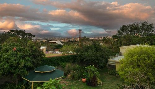 Standard Twin Room with Mountain View