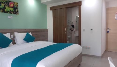 Deluxe Double or Twin Room with City View