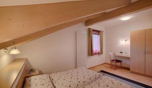 One-Bedroom Apartment with Balcony
