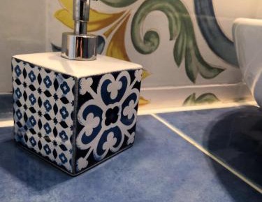 Deluxe Room (2 Adults + 1 Child)