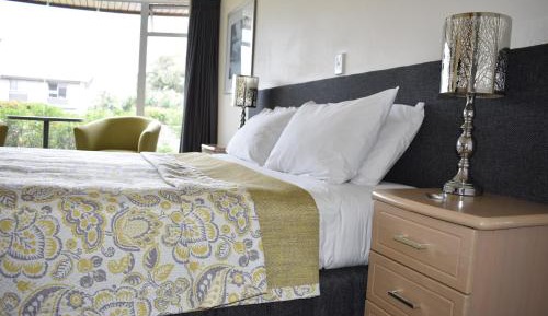 Executive King Studio