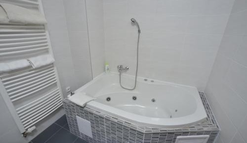Deluxe Double or Twin Room with Spa Bath