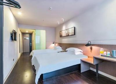 Business Twin Room B