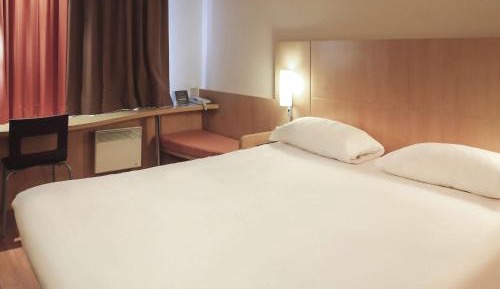 Standard Room with 1 Double Bed