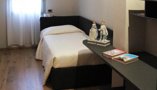 Single Room with Private Bathroom