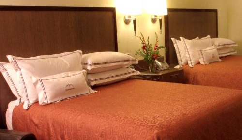 Oversize Queen Room - Non-Smoking