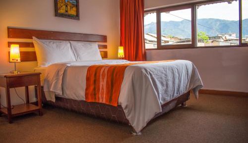 Deluxe Queen Room