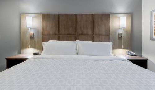 King Room - Mobility Access Tub/Non-Smoking