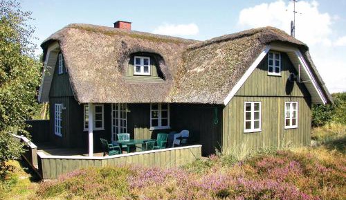 Three-Bedroom Holiday Home 