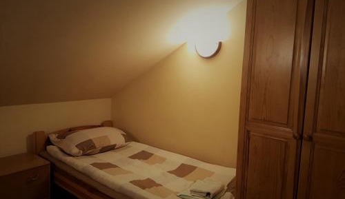 Basic Triple Room with Shared Bathroom