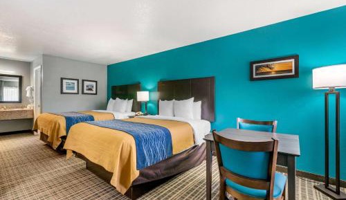 Queen Room with Two Queen Beds - Non-Smoking