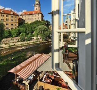 Double room with extra bed and Castle View