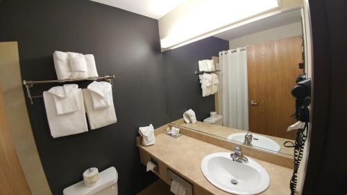One King Bedroom - Non Smoking
