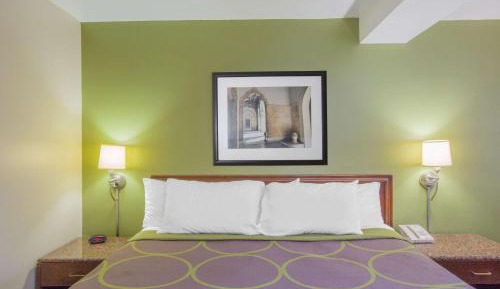 King Room - Non-Smoking