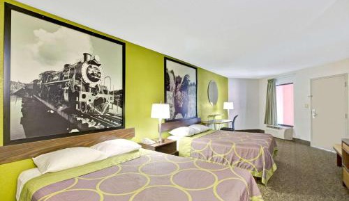 Queen Room with Two Queen Beds - Smoking