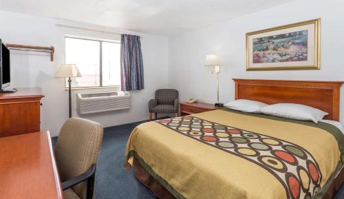 Queen Room - Non-Smoking