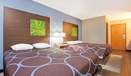 Deluxe Business Queen Room with Two Queen Beds - Non-Smoking