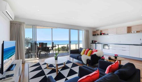 Deluxe Two-Bedroom Apartment With Balcony - Ocean View