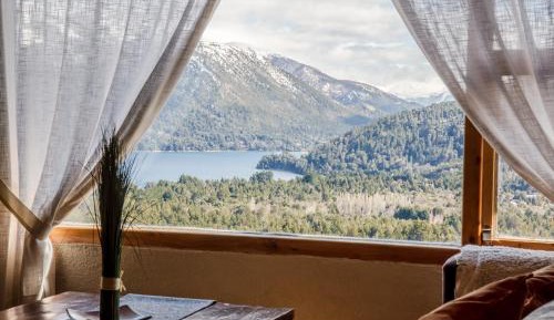 Two-Bedroom Apartment with Lake View