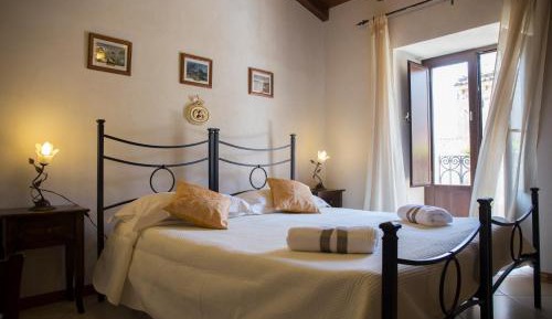 Double or Twin Room with Private External Bathroom