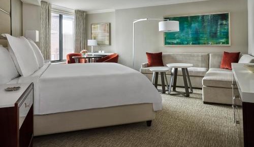 Deluxe Room with One King Bed