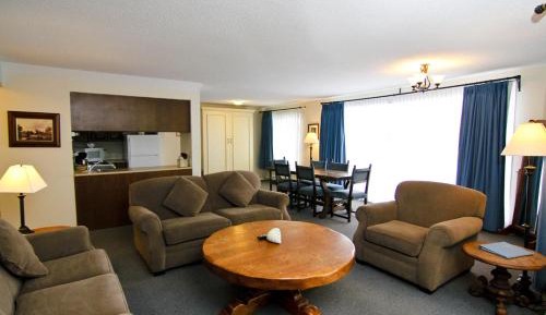 Two-Bedroom Suite