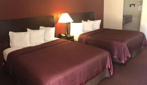 Deluxe Queen Room with Two Queen Beds - Non-Smoking