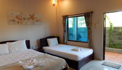 Twin Room with Private Bathroom