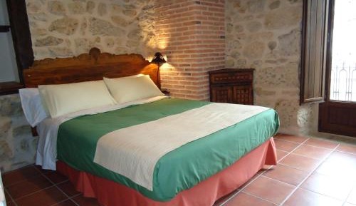 Suite (2 Adults + 1 Child)