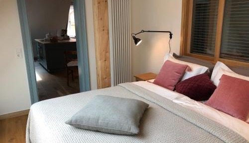 Deluxe King Suite