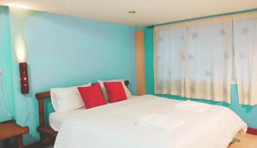 Deluxe Double Room (2 Adults + 1 Child)