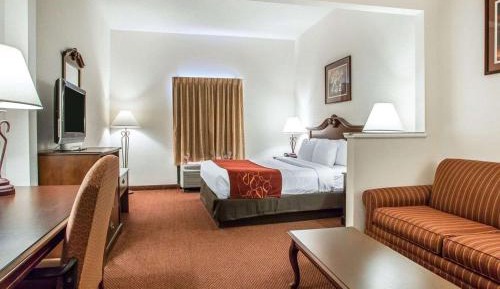 King Suite - Non-Smoking