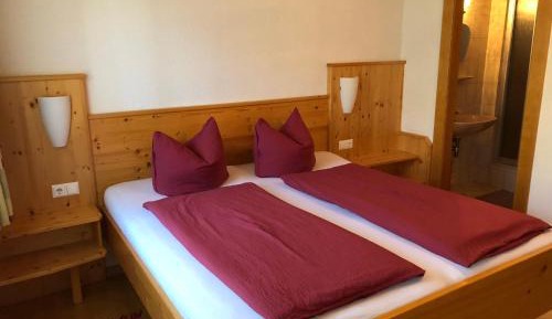 Family Room (2 Adults + 1 Child)