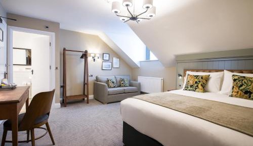 Family Room (2 Adults + 2 Children)