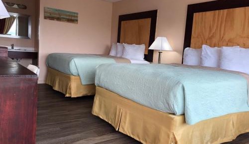 Queen Room with Two Queen Beds - Non-Smoking