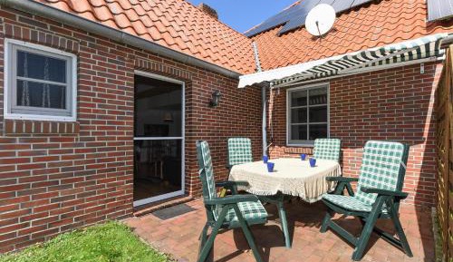 Three-Bedroom Apartment with Terrace