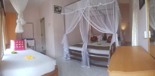 Basic Triple Room