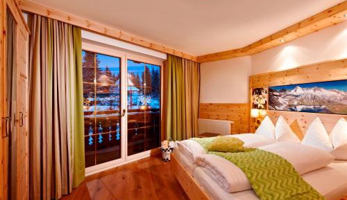 Comfort Double Room with Balcony and Mountain View