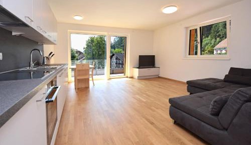 AT 140-7 - Three Room apartment with balcony